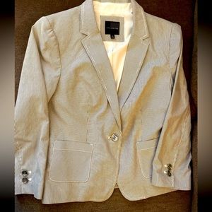 The limited women’s blazer size medium